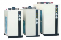 Refrigerated type air dryer